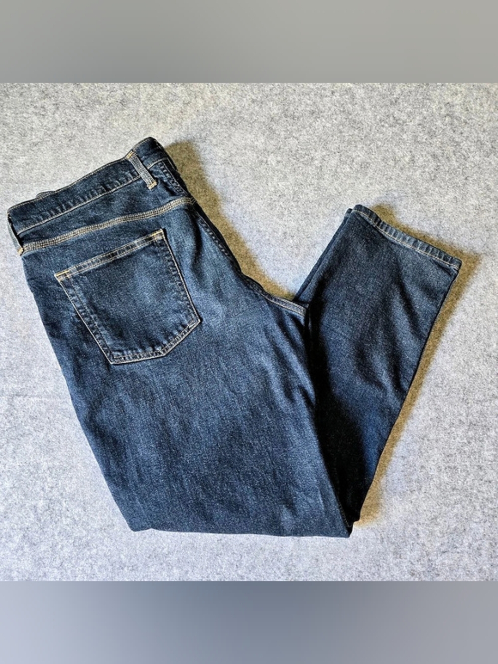 Men's LL Bean Vintage 1912 Slim Fit Blue Jeans 38x30 Item 523189